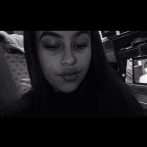 Meet your Posher, Isela