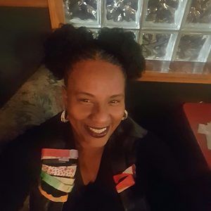 Meet your Posher, Adriane