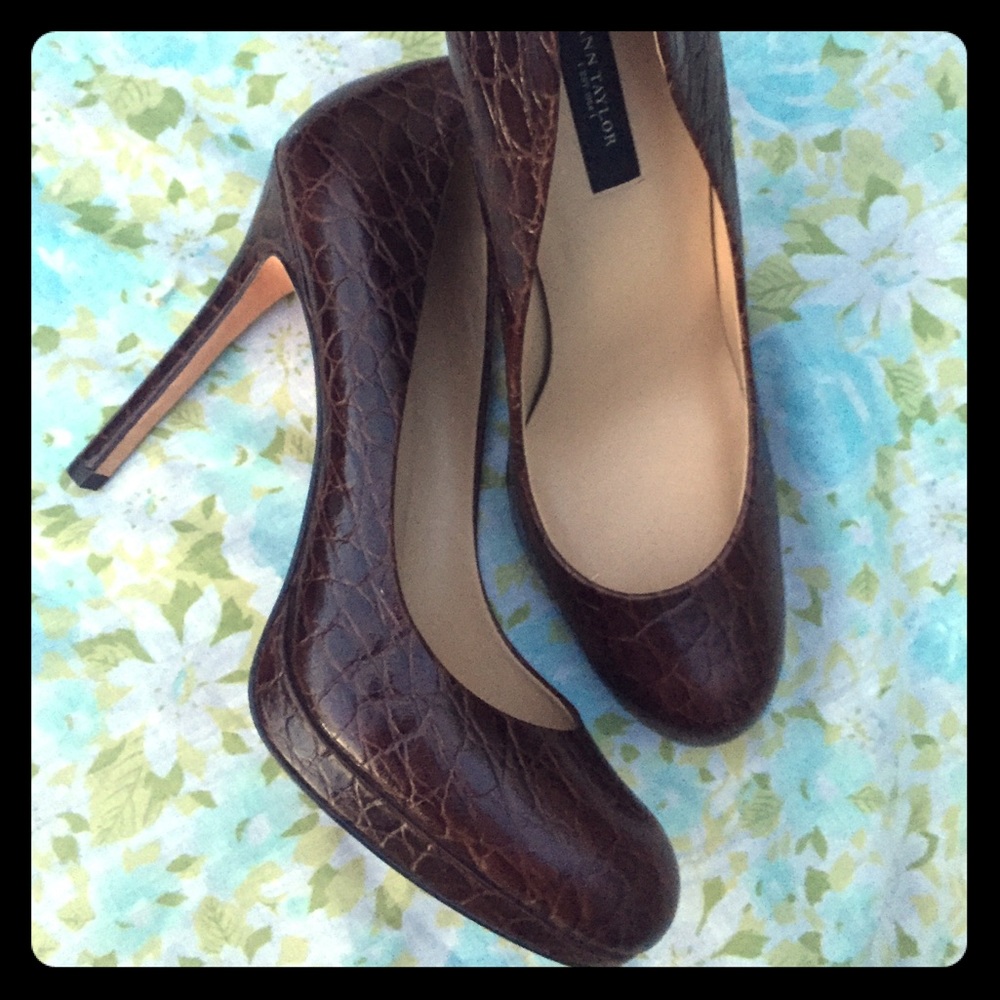 Ann Taylor heels size 8.5