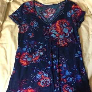 Short Sleeve V-neck Top