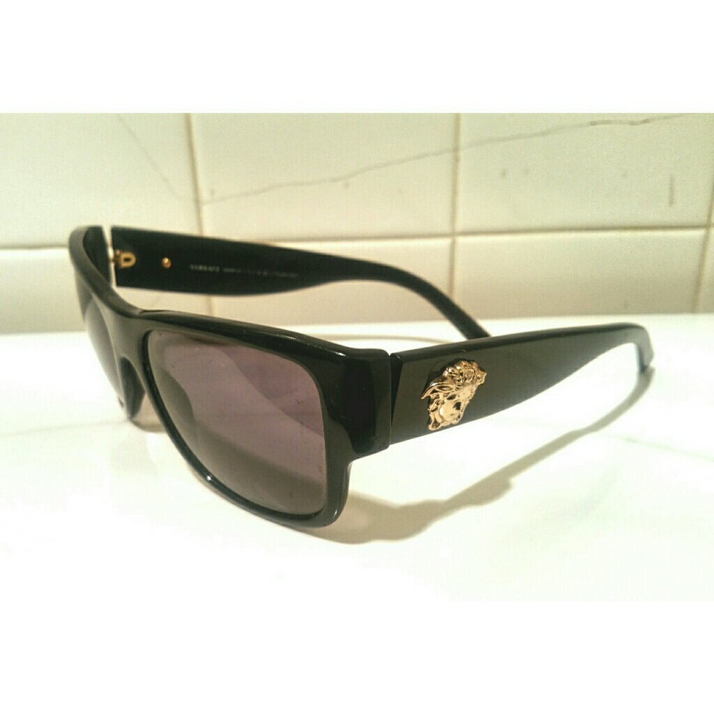 🚫SOLD🚫 Versace Wayfarer Sunglasses