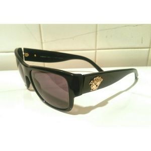 🚫SOLD🚫 Versace Wayfarer Sunglasses