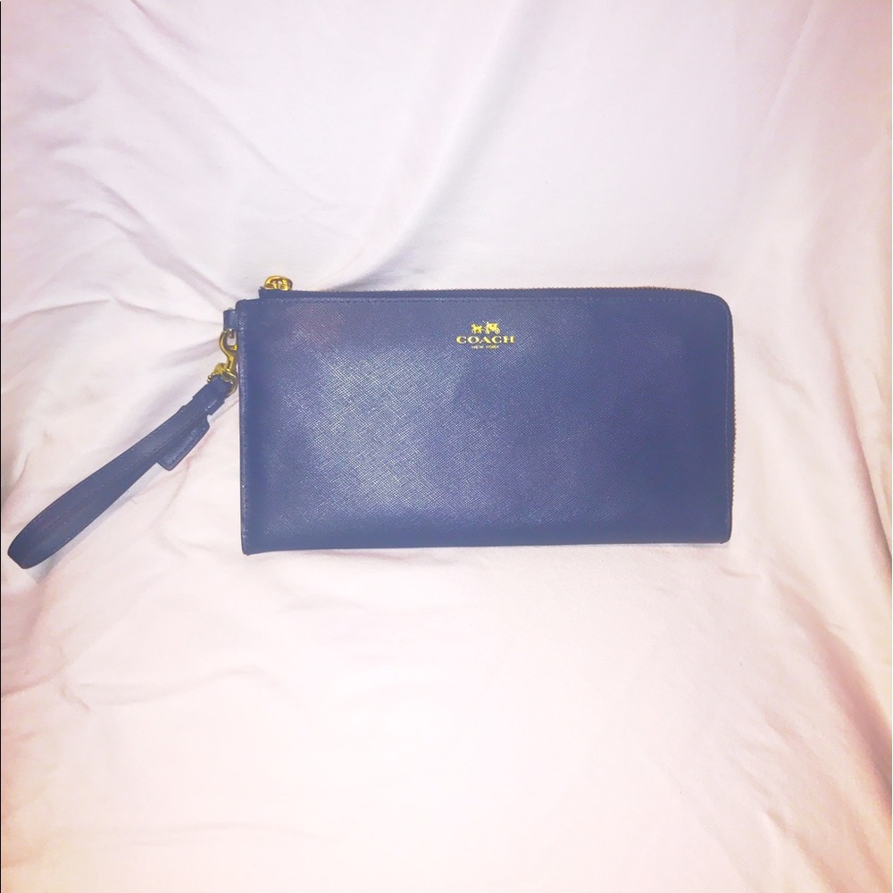 Coach navy blue wristlet. 100% authentic.