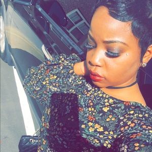 Meet your Posher, Derricka