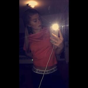 Meet your Posher, Brooke