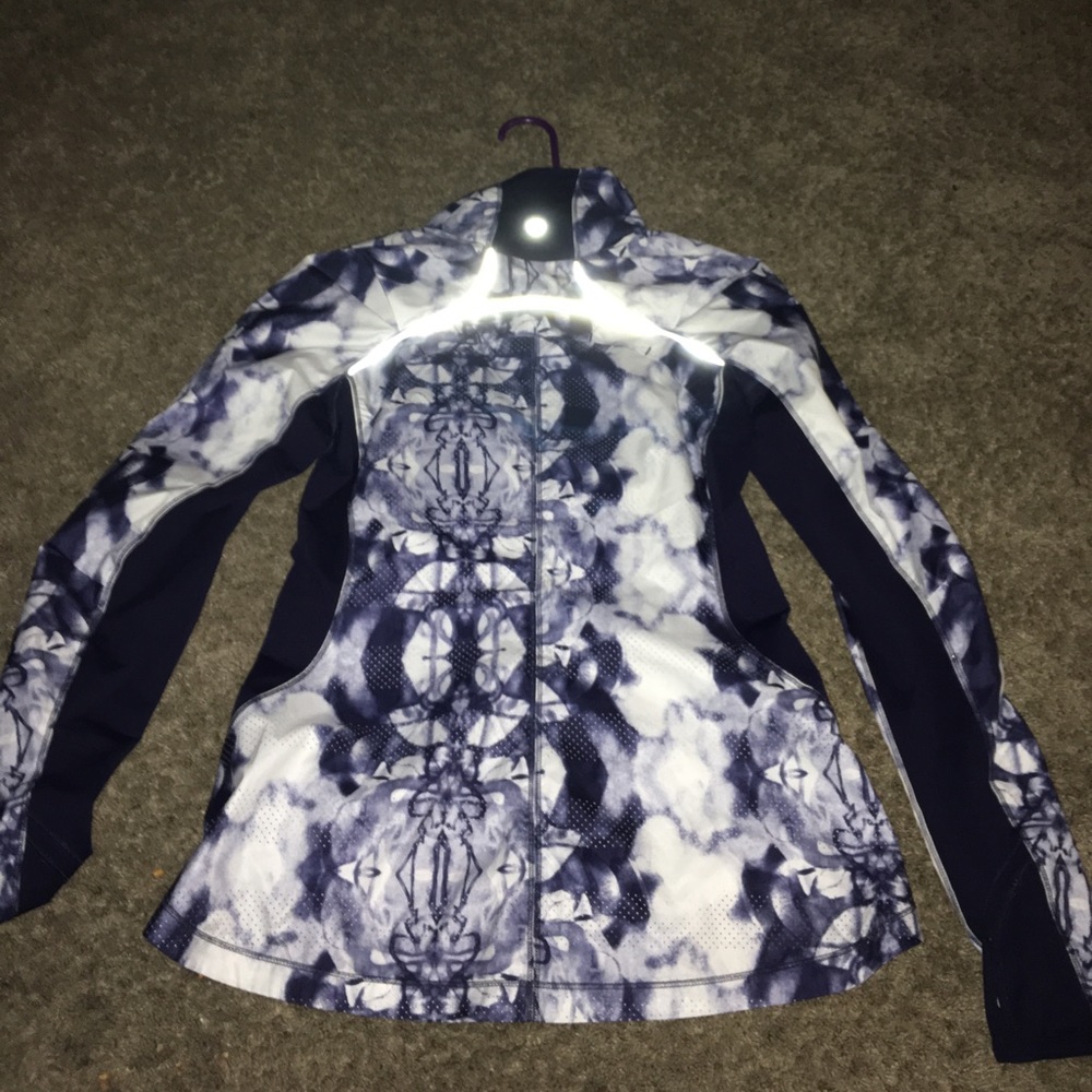 Lululemon top Sz 4 inkblue - Picture 3 of 4