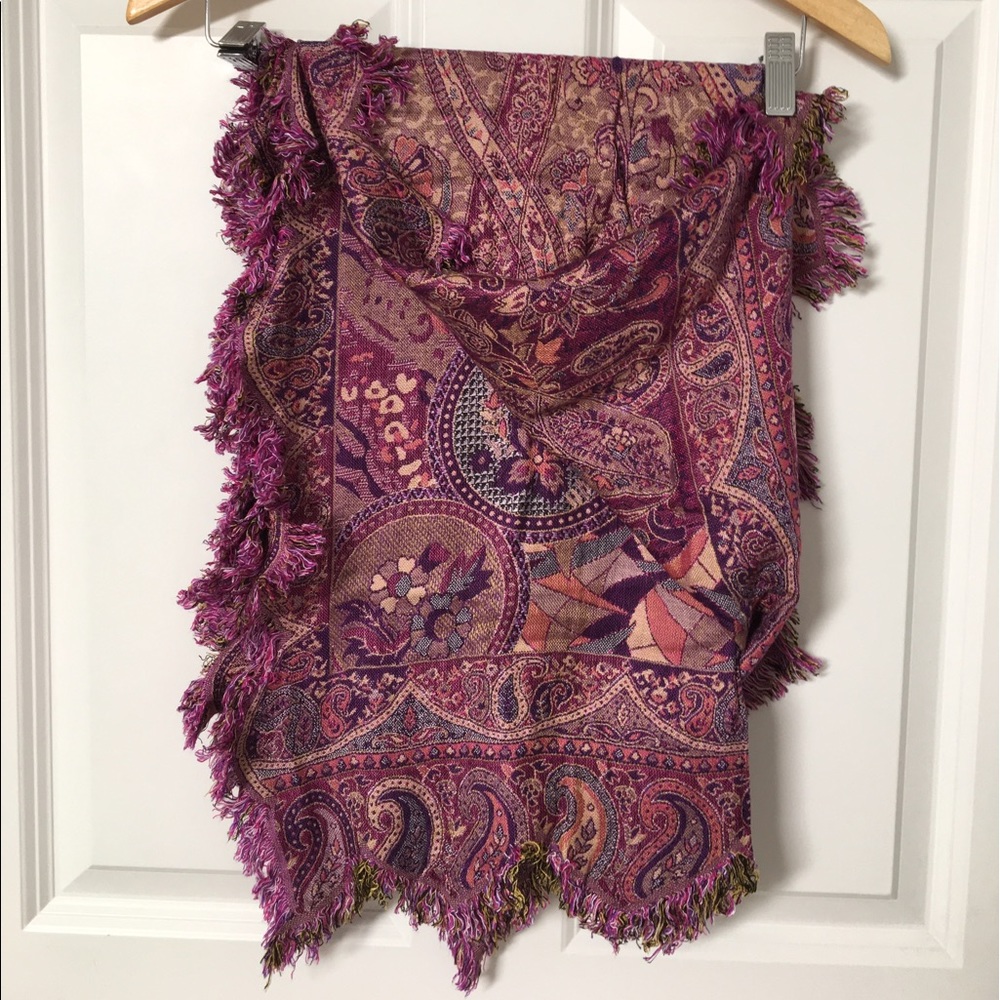 Scalloped Scarf