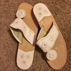 WHITE JACK ROGERS SANDALS SIZE 8