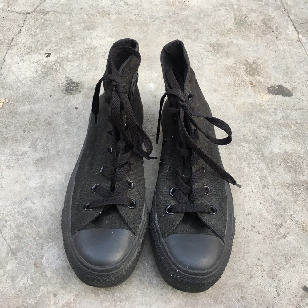 🖤All Black High Top Chuck Taylor Shoes🖤