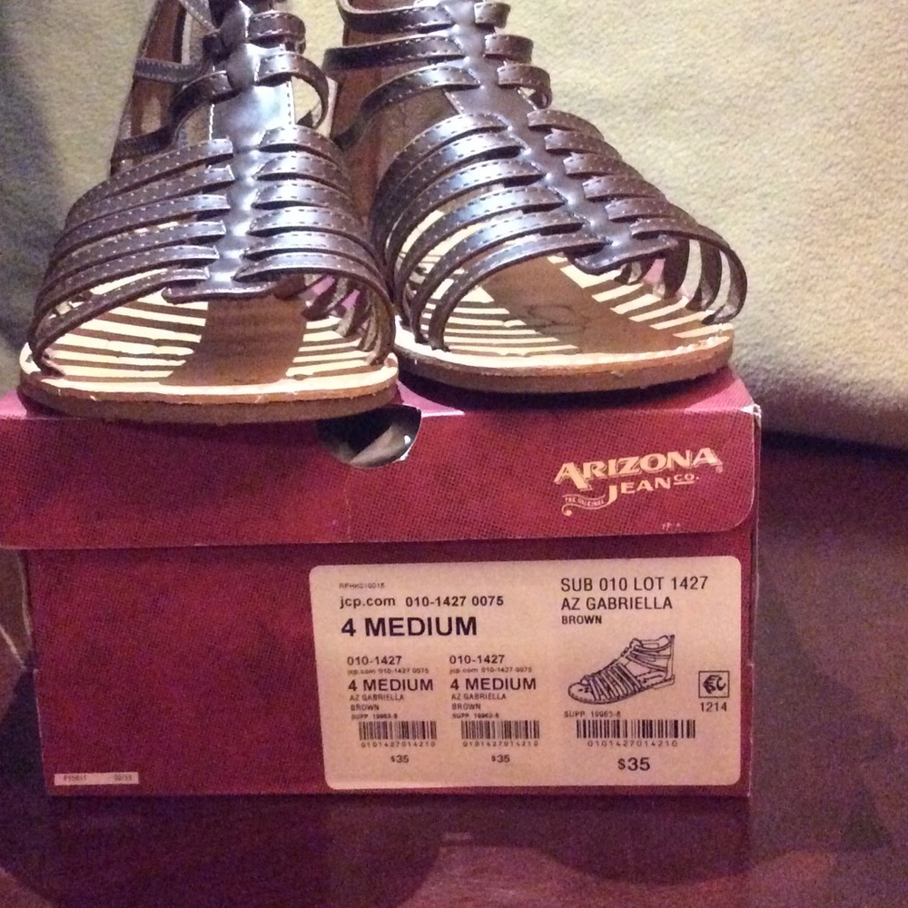 Girls brown never worn Sandler - Picture 4 of 5