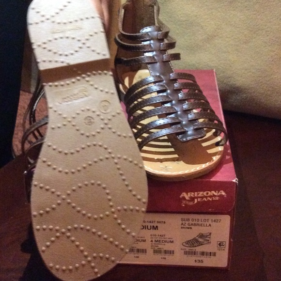 Girls brown never worn Sandler - Picture 3 of 5