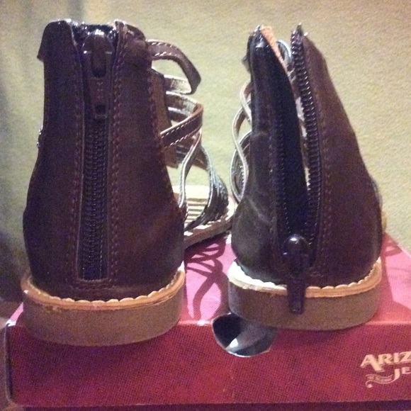 Girls brown never worn Sandler - Picture 5 of 5