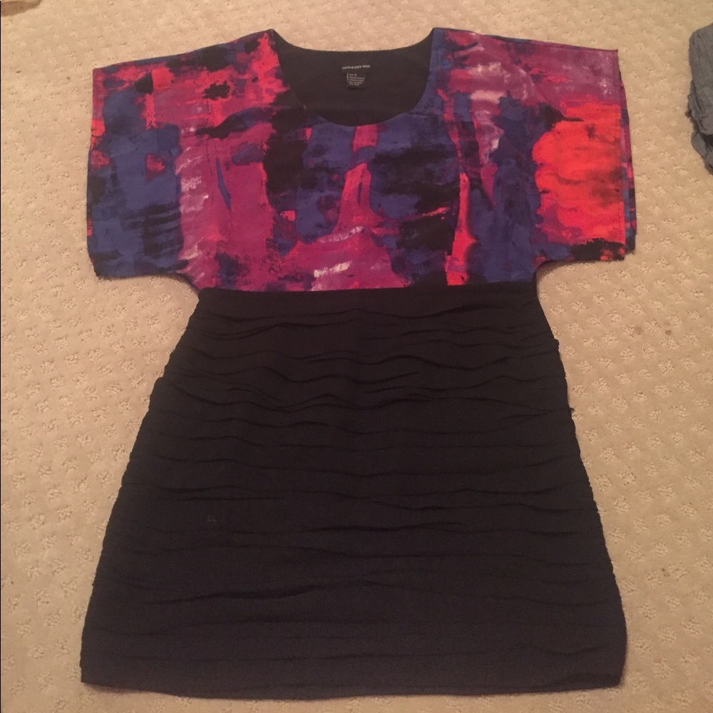 Fun Central Park West dress!! Very complimentary!