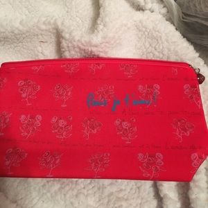 Cosmetic bag