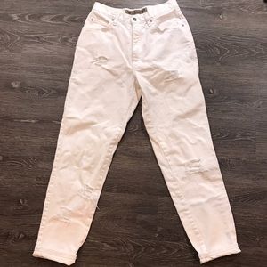 Vintage 900 Series High Rise White Skinny Jeans
