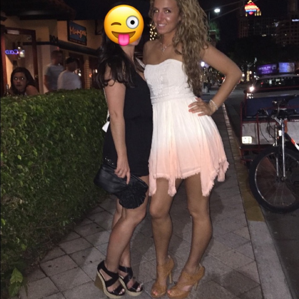 😳Beauuuutiful dress from Urban Outfitters!