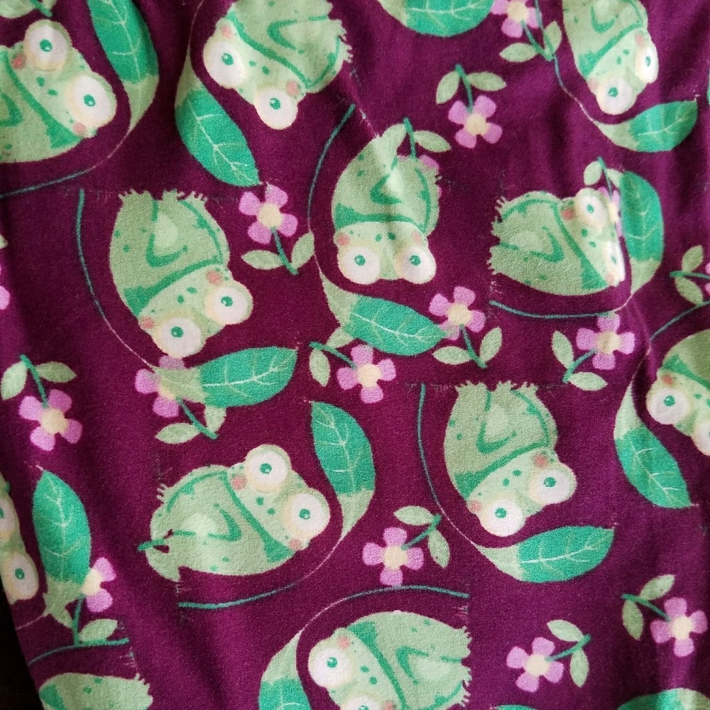 One Size Lularoe FROGS! New without tag