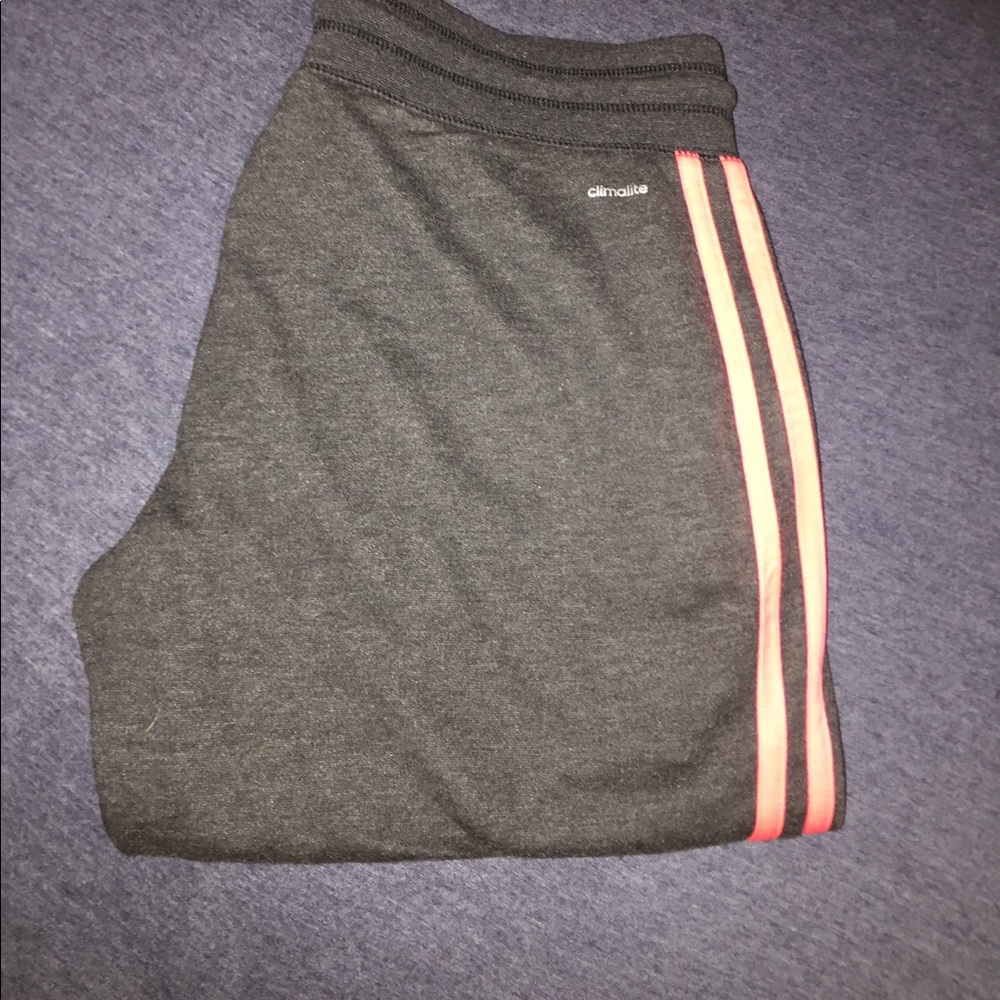 Cropped adidas sweats