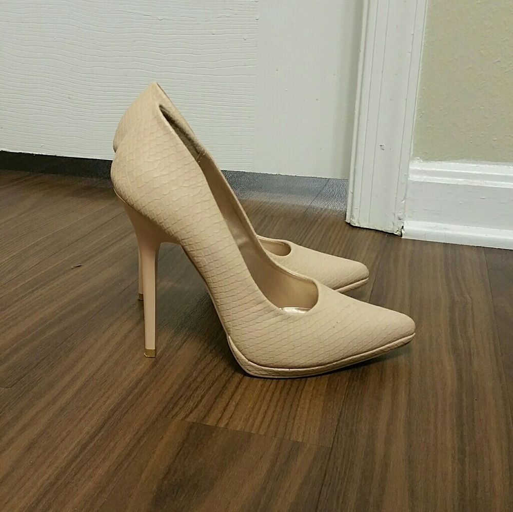 Shoes - Picture 3 of 3