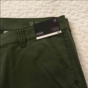 NWT cropped Chinos