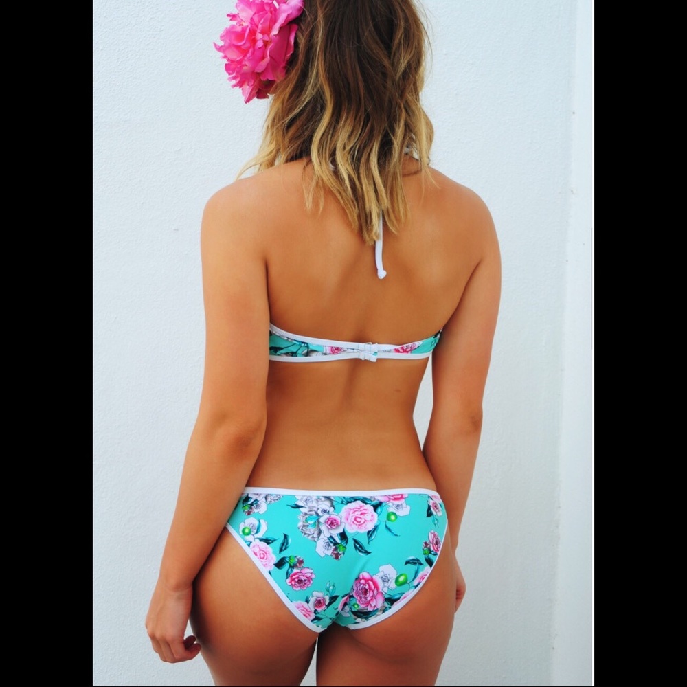 Bathing suit - Picture 2 of 6