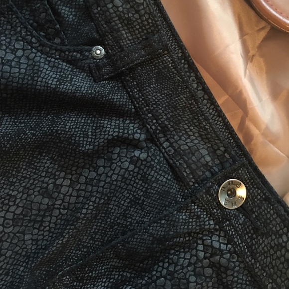 a.n.a. print black shorts - Picture 4 of 5