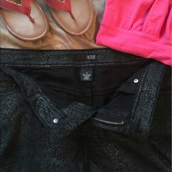 a.n.a. print black shorts - Picture 5 of 5