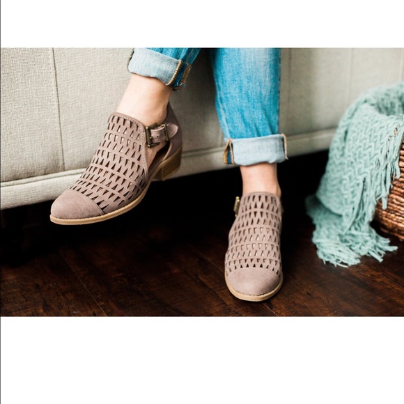 TAUPE CUT OUT BUCKLE STRAP LOW STACKED BOOTIE - Picture 3 of 3