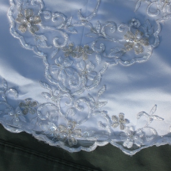 REDUCED!!!  Fairytale Wedding Dress - Picture 7 of 8