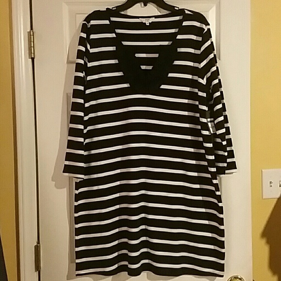 24 HOUR SPECIAL!!! Crown & Ivy Knit Dress - Picture 2 of 2