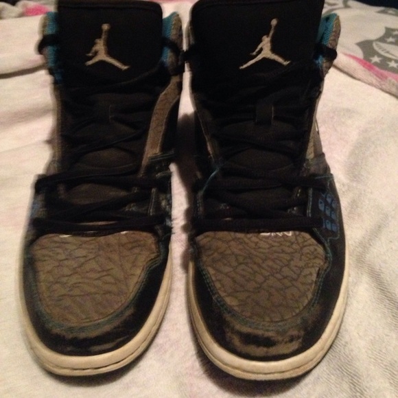 Jordan air teens - Picture 1 of 3