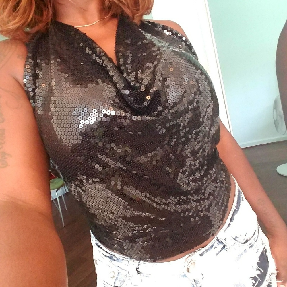 *NEW* Blk sequin halter top