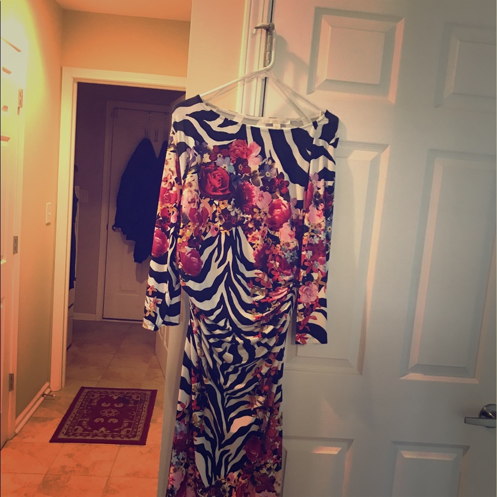 Boston Proper size Large nice waist area gathering