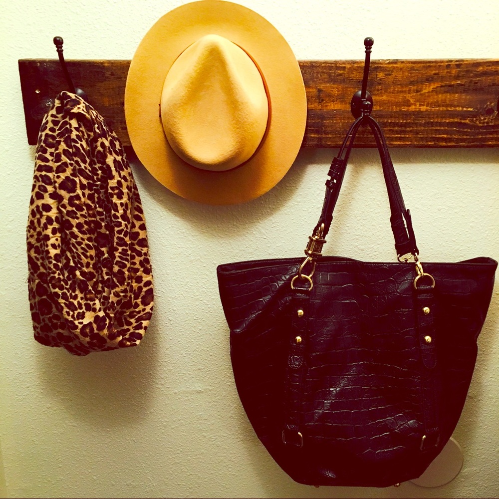 STEVEN by Steve Madden Alligator Print Purse ✨