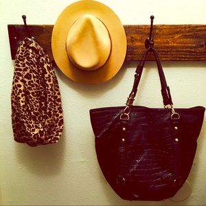 STEVEN by Steve Madden Alligator Print Purse ✨