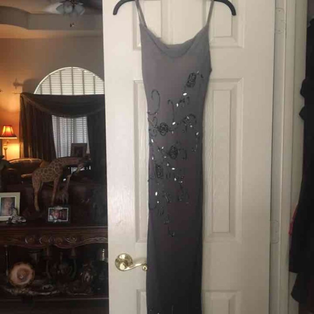 Pond dress for formal occasion