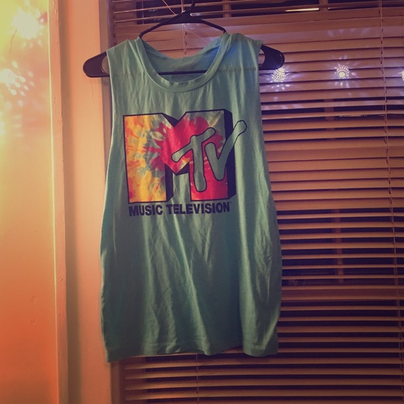 Cute barely worn tops! - Picture 7 of 8