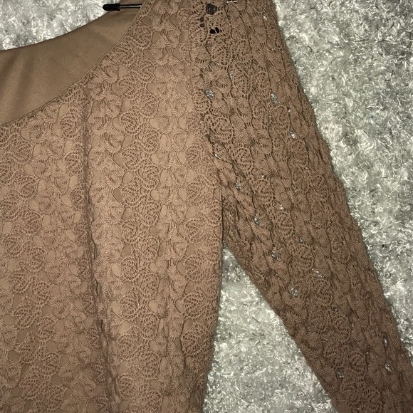 Blush crotchet long sleeve crop top - Picture 2 of 2