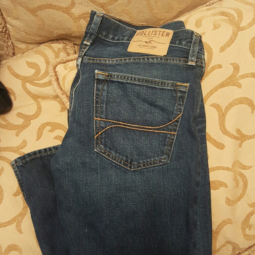 **SOLD** Hollister 32x34 Jeans