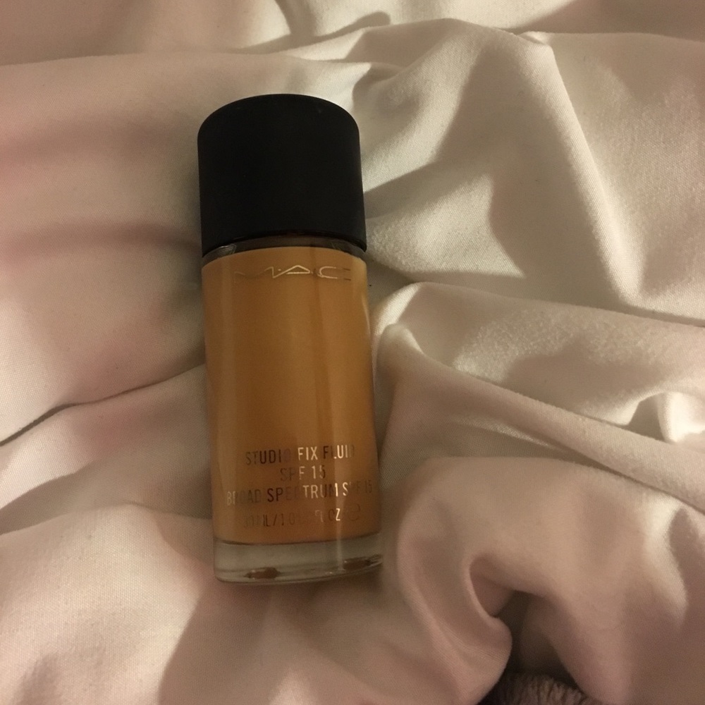MAC studio fix fluid