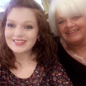 Meet your Posher, Caitlin