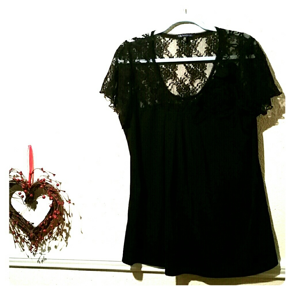 Laced flower cotton blouse