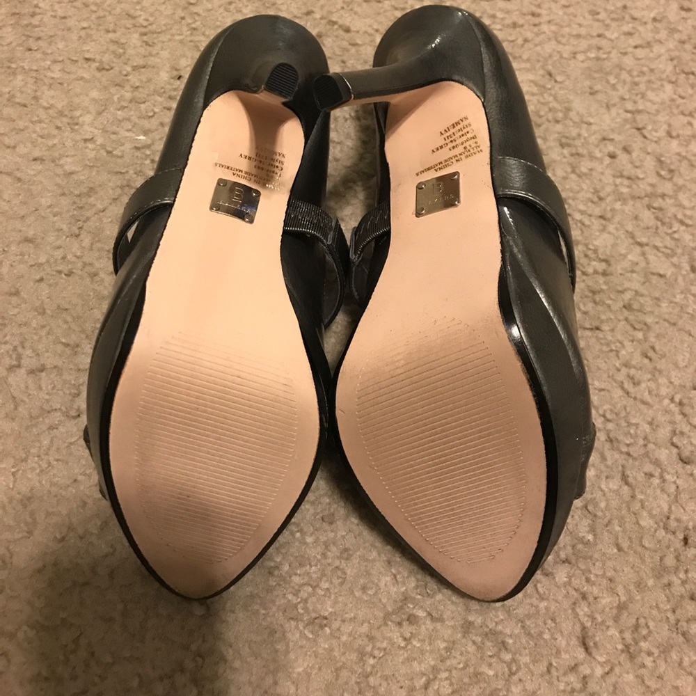 Shoes - Picture 4 of 4