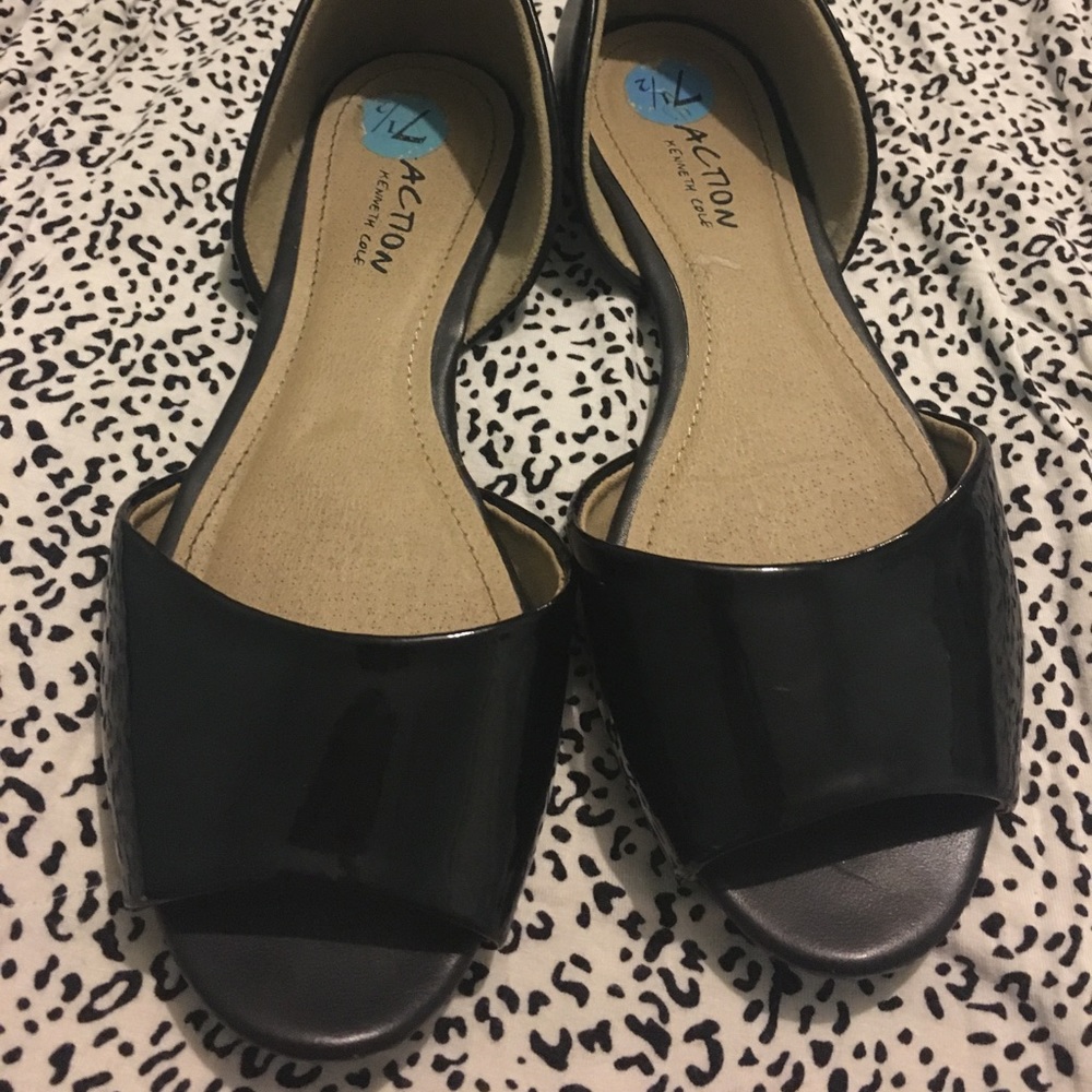 Kenneth Cole Reaction peep toe flats