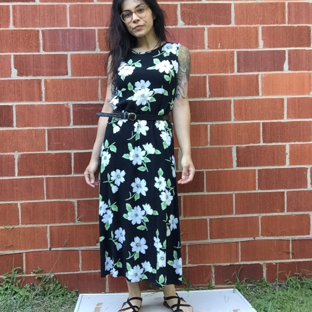 VINTAGE BLACK FLORAL MAXI DRESS!!