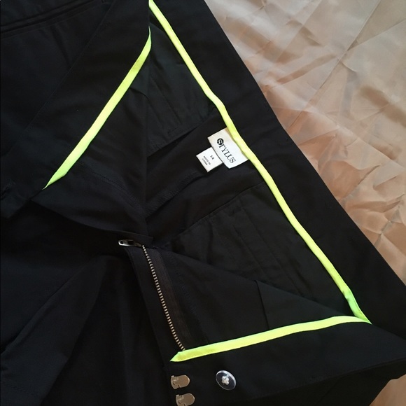 STYLUS black shorts. - Picture 4 of 5
