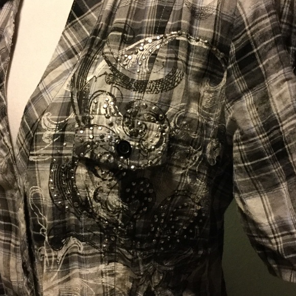 XL Junior Fang Black & Gray Button Down Shirt - Picture 2 of 8