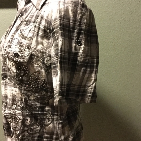 XL Junior Fang Black & Gray Button Down Shirt - Picture 4 of 8