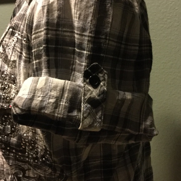 XL Junior Fang Black & Gray Button Down Shirt - Picture 5 of 8