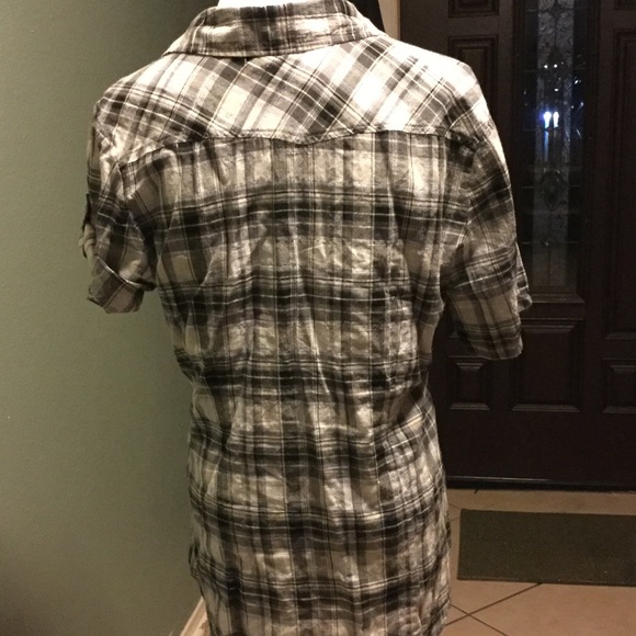 XL Junior Fang Black & Gray Button Down Shirt - Picture 7 of 8